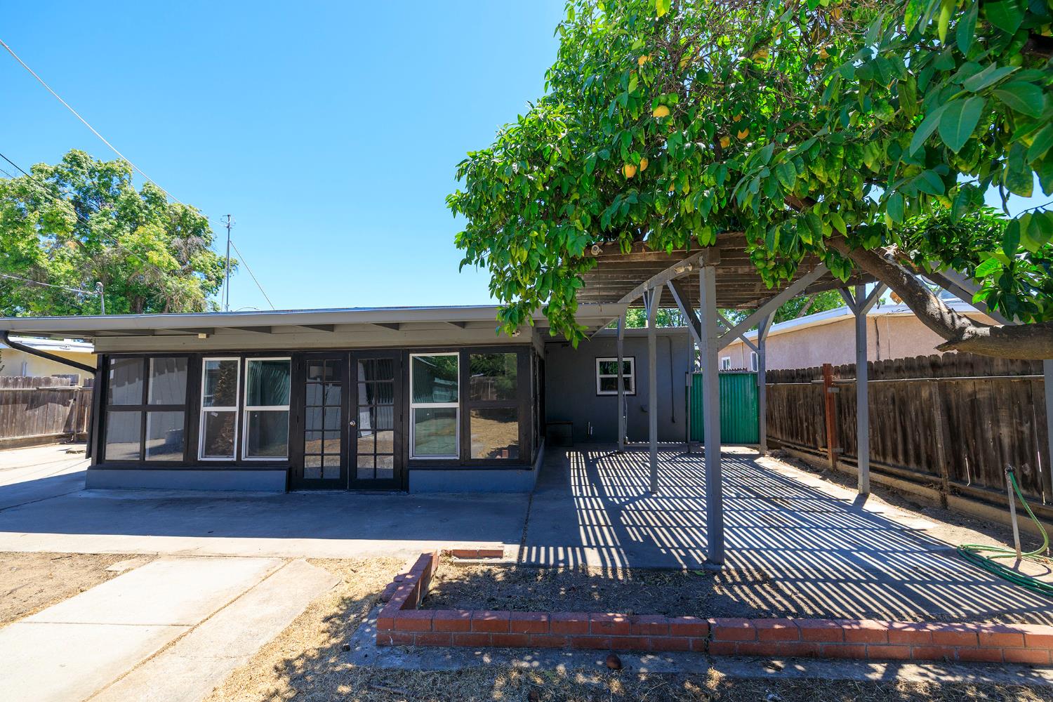 325 Oakshire Ave, Modesto, CA 95354