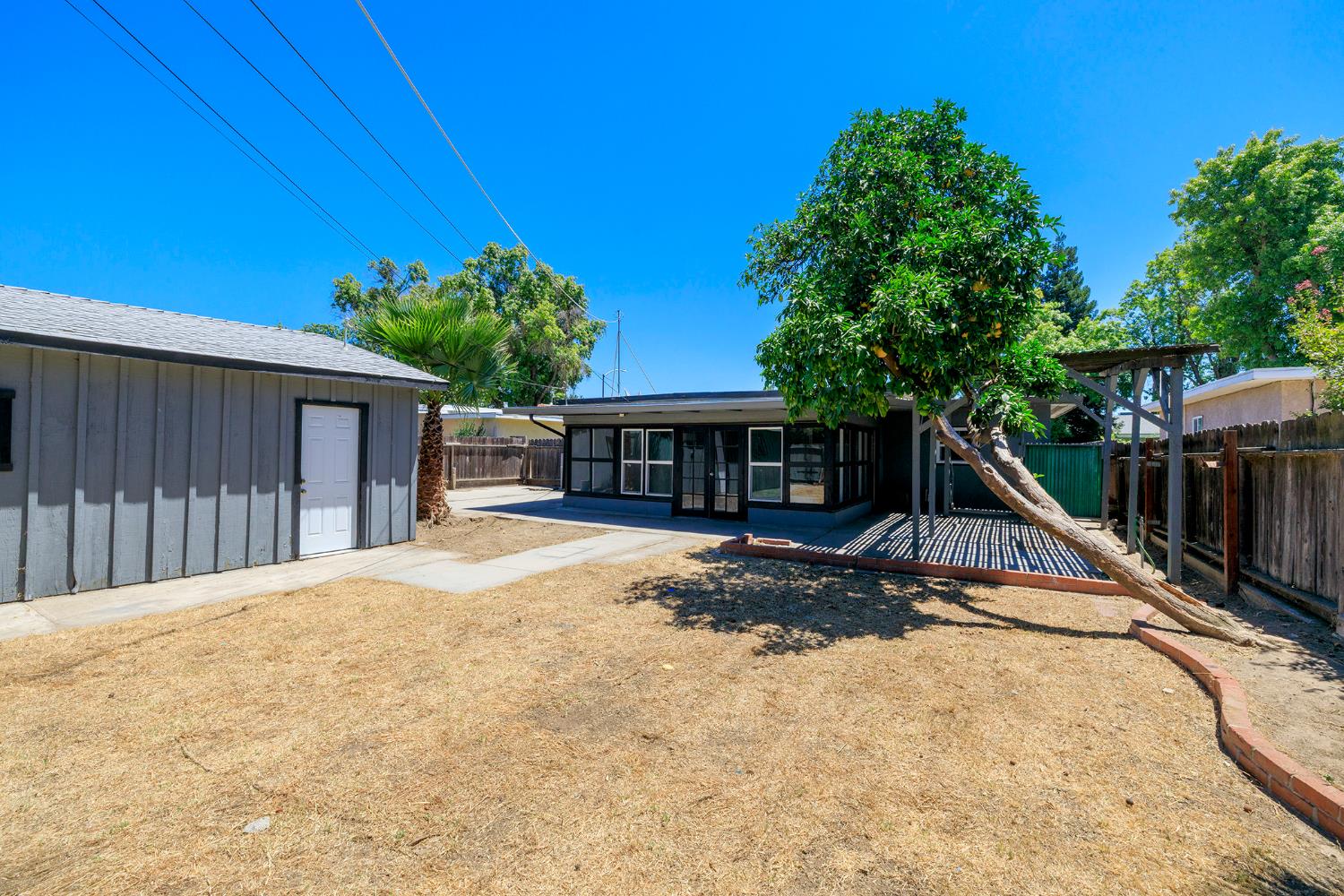 325 Oakshire Ave, Modesto, CA 95354