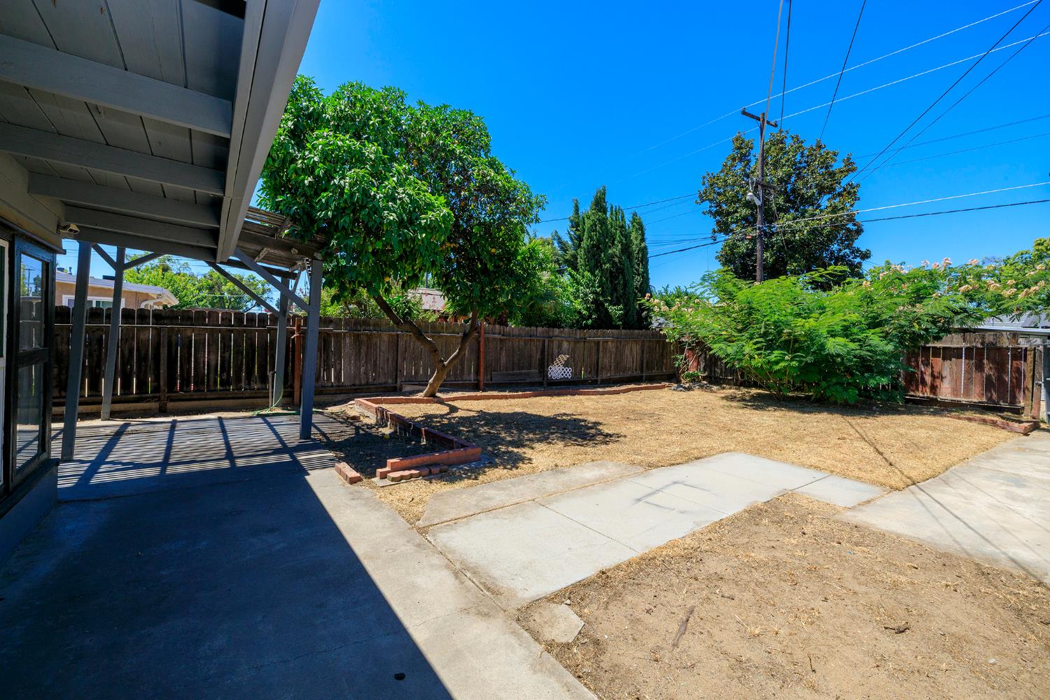 325 Oakshire Ave, Modesto, CA 95354