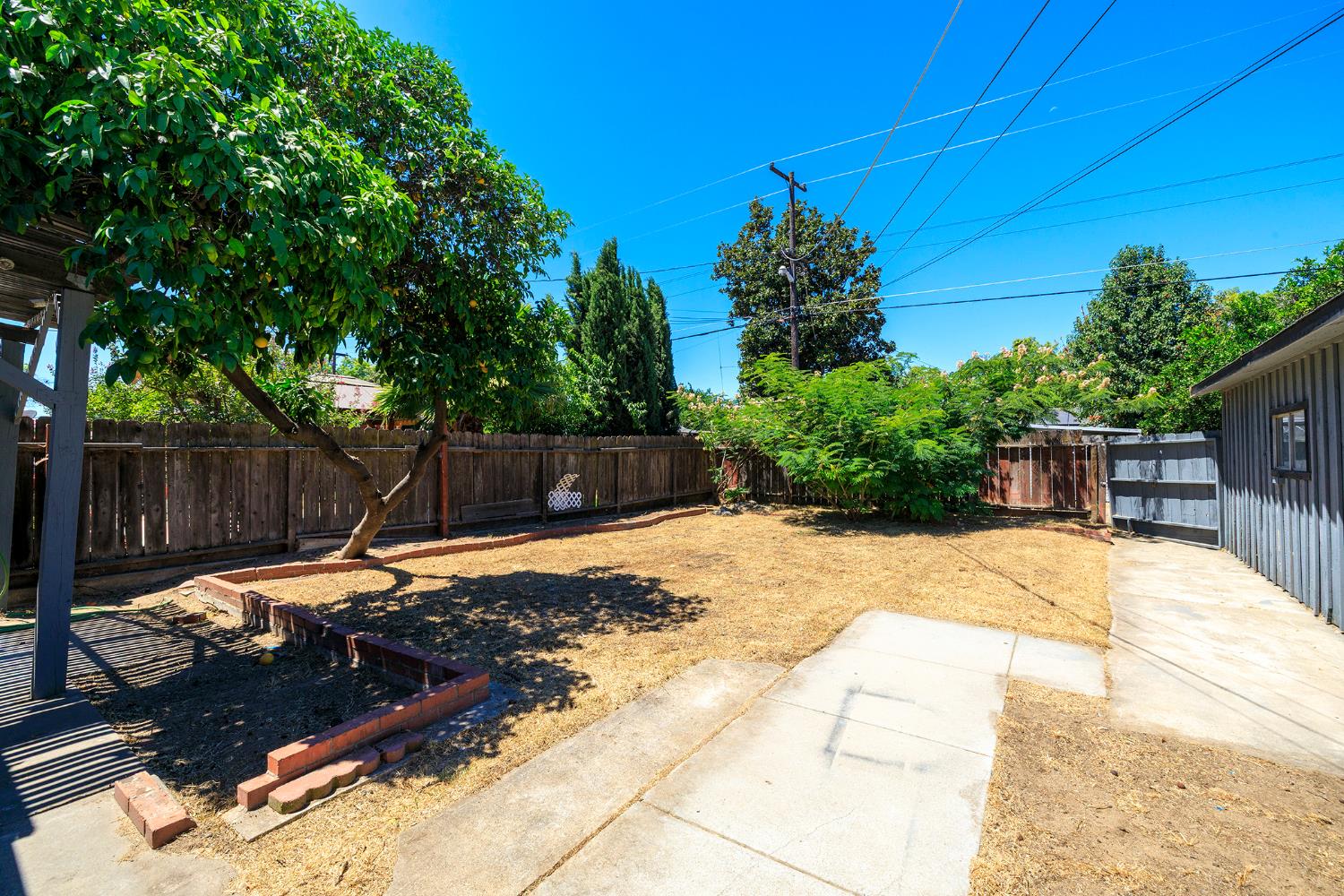 325 Oakshire Ave, Modesto, CA 95354