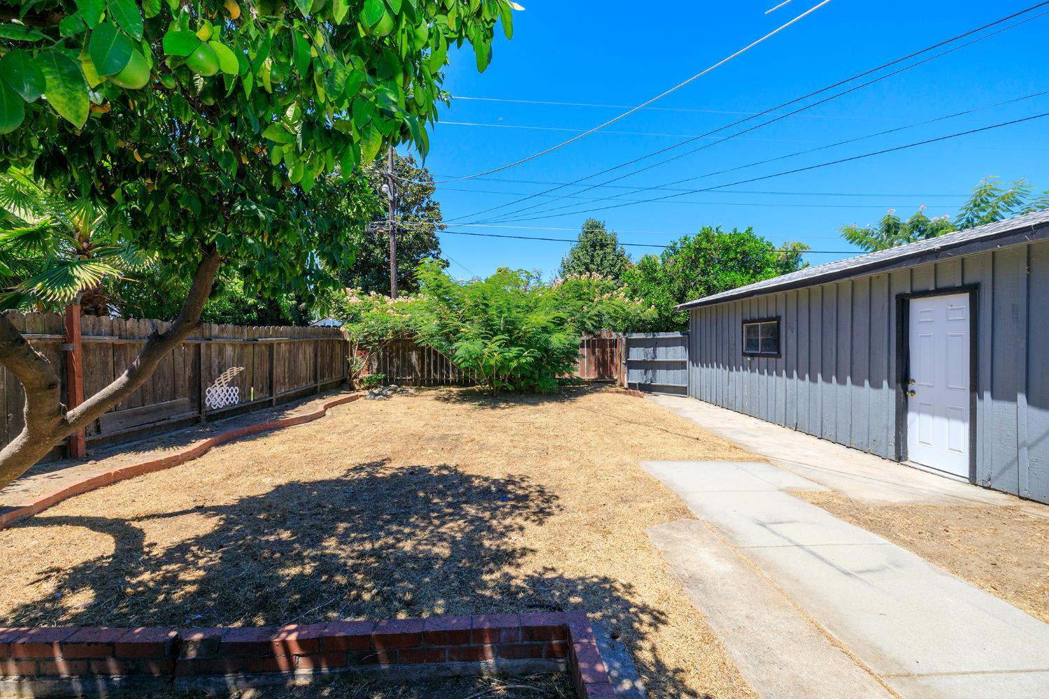 325 Oakshire Ave, Modesto, CA 95354