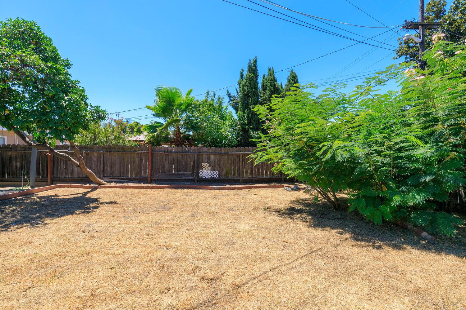 325 Oakshire Ave, Modesto, CA 95354