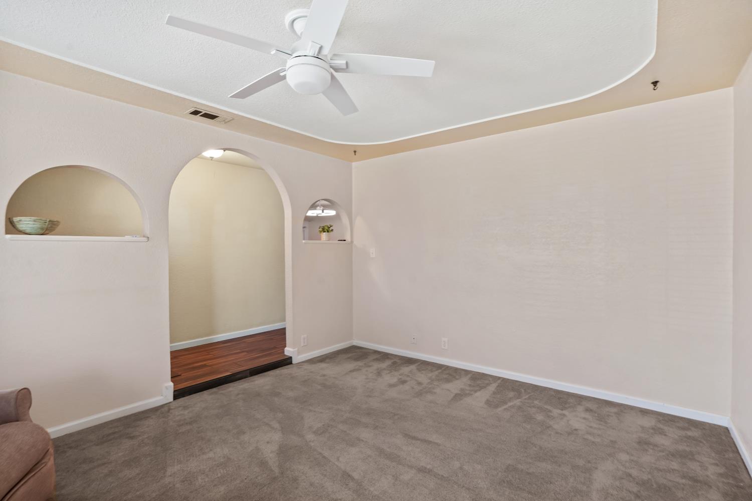 845 Siskiyou Ln, Manteca, CA 95336