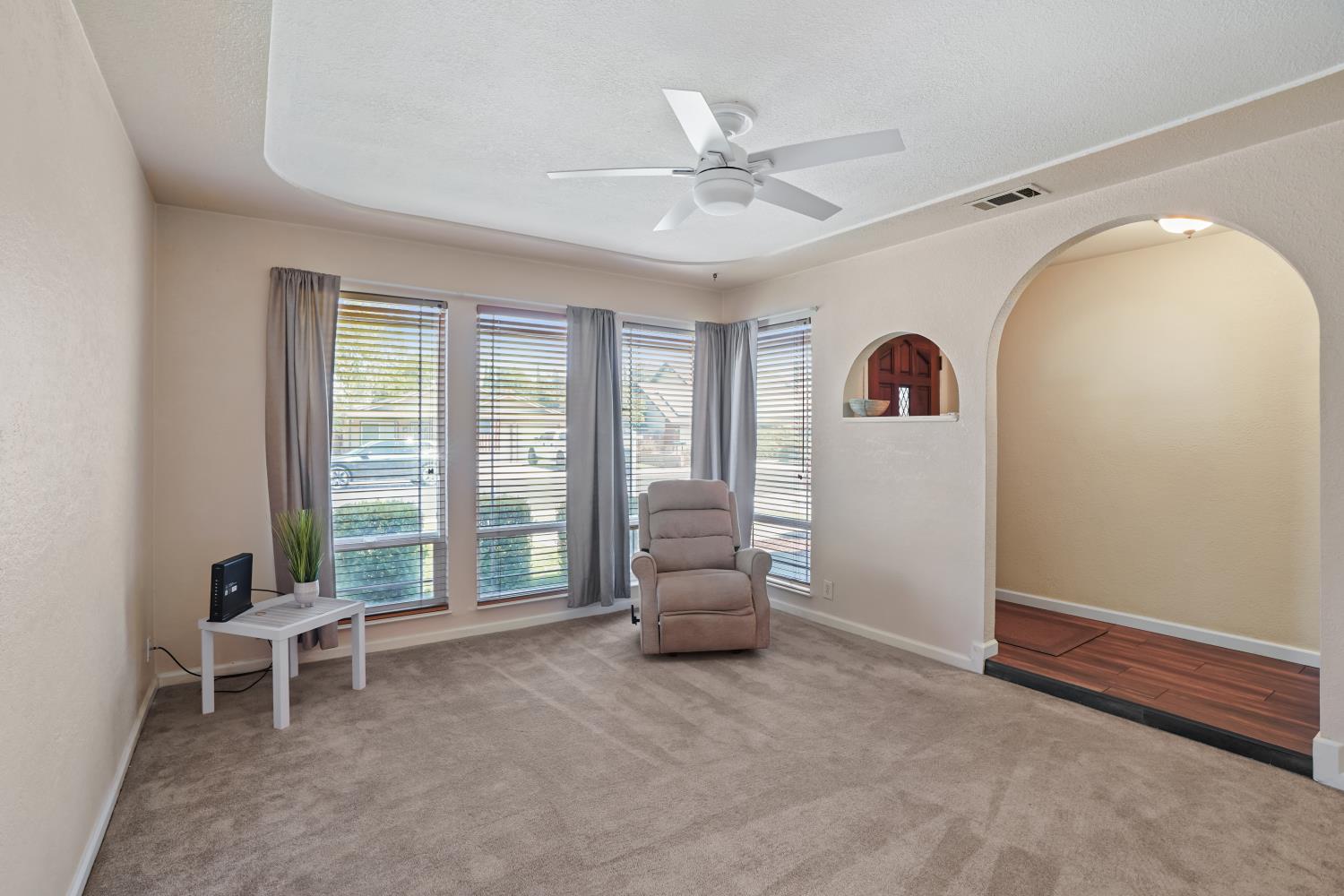 845 Siskiyou Ln, Manteca, CA 95336
