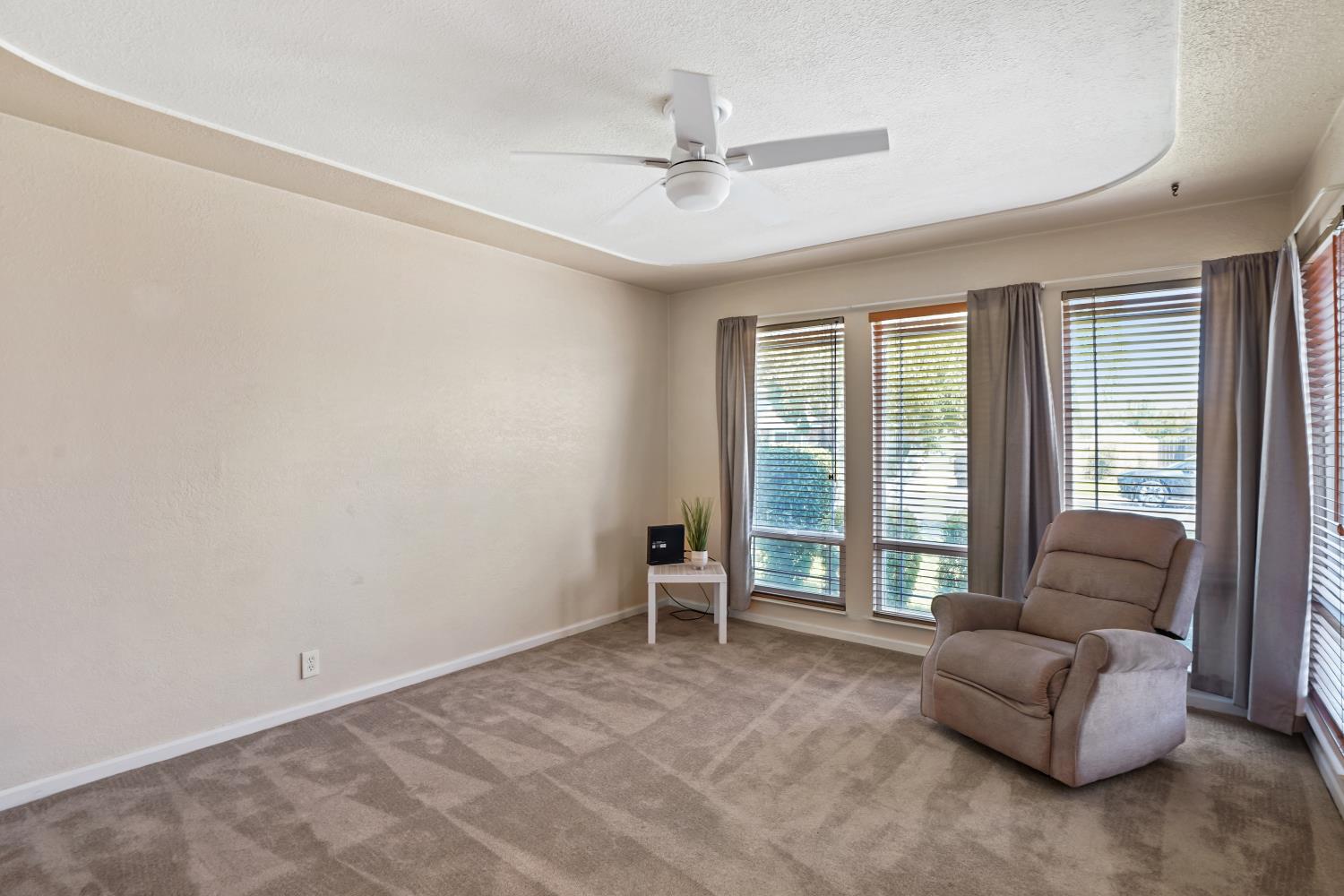 845 Siskiyou Ln, Manteca, CA 95336