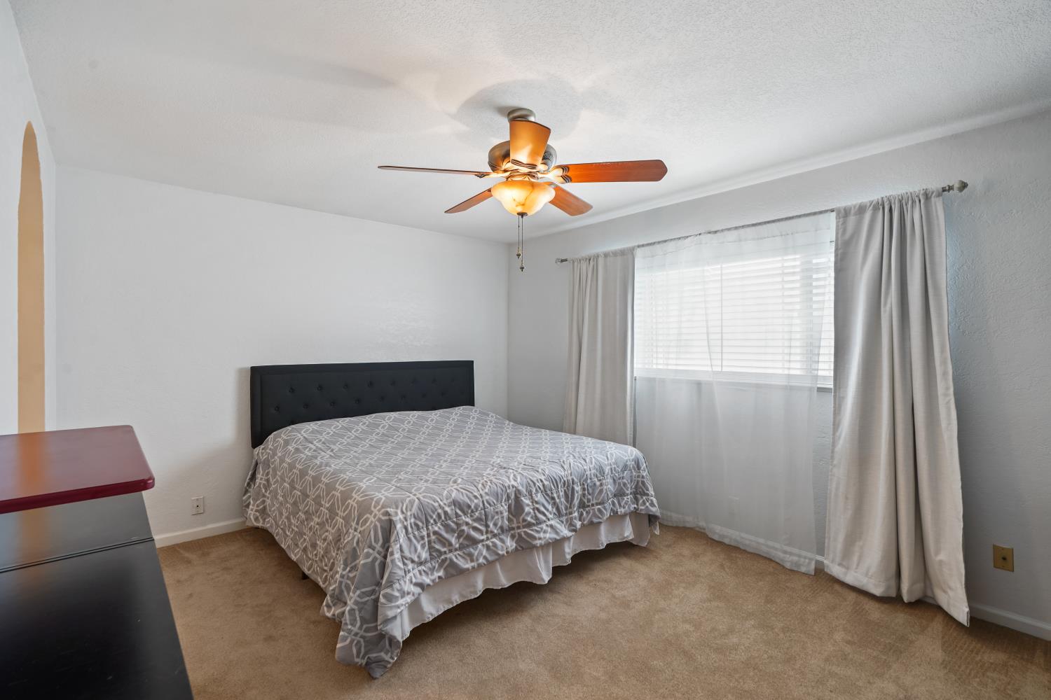 845 Siskiyou Ln, Manteca, CA 95336
