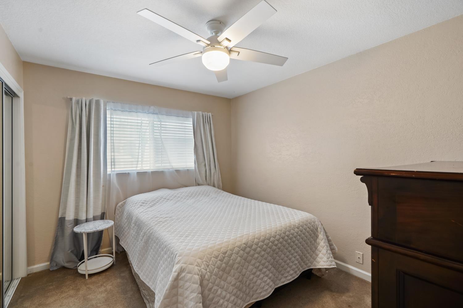 845 Siskiyou Ln, Manteca, CA 95336