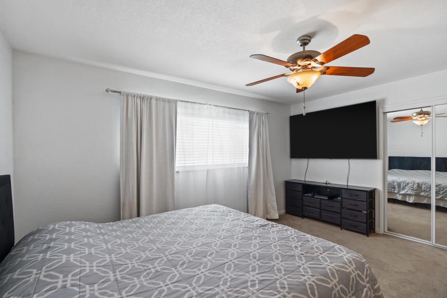 845 Siskiyou Ln, Manteca, CA 95336