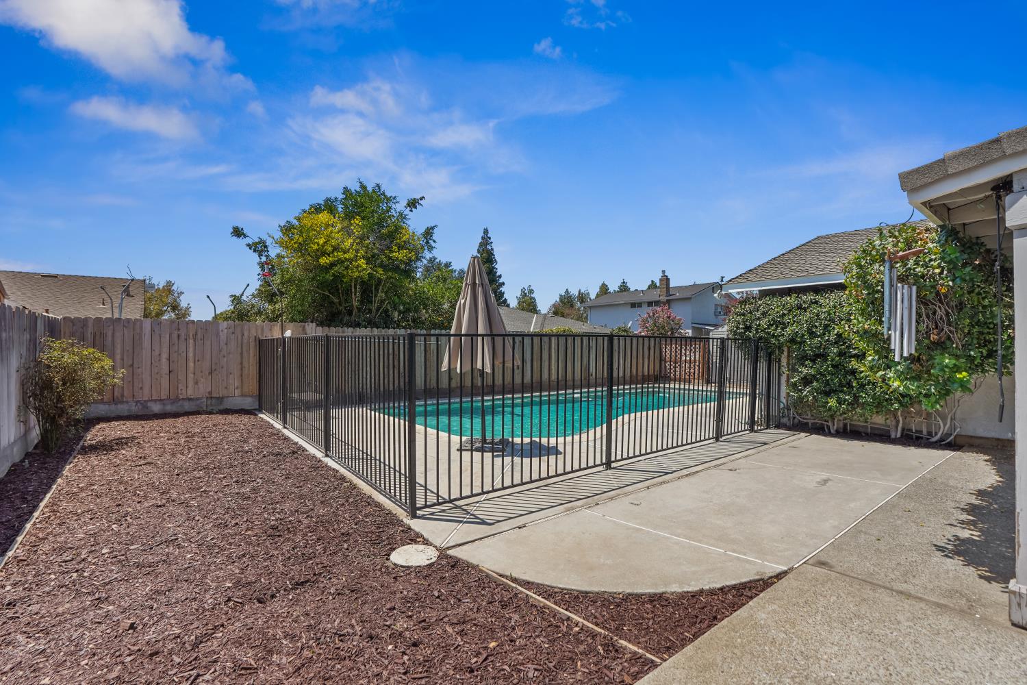 845 Siskiyou Ln, Manteca, CA 95336