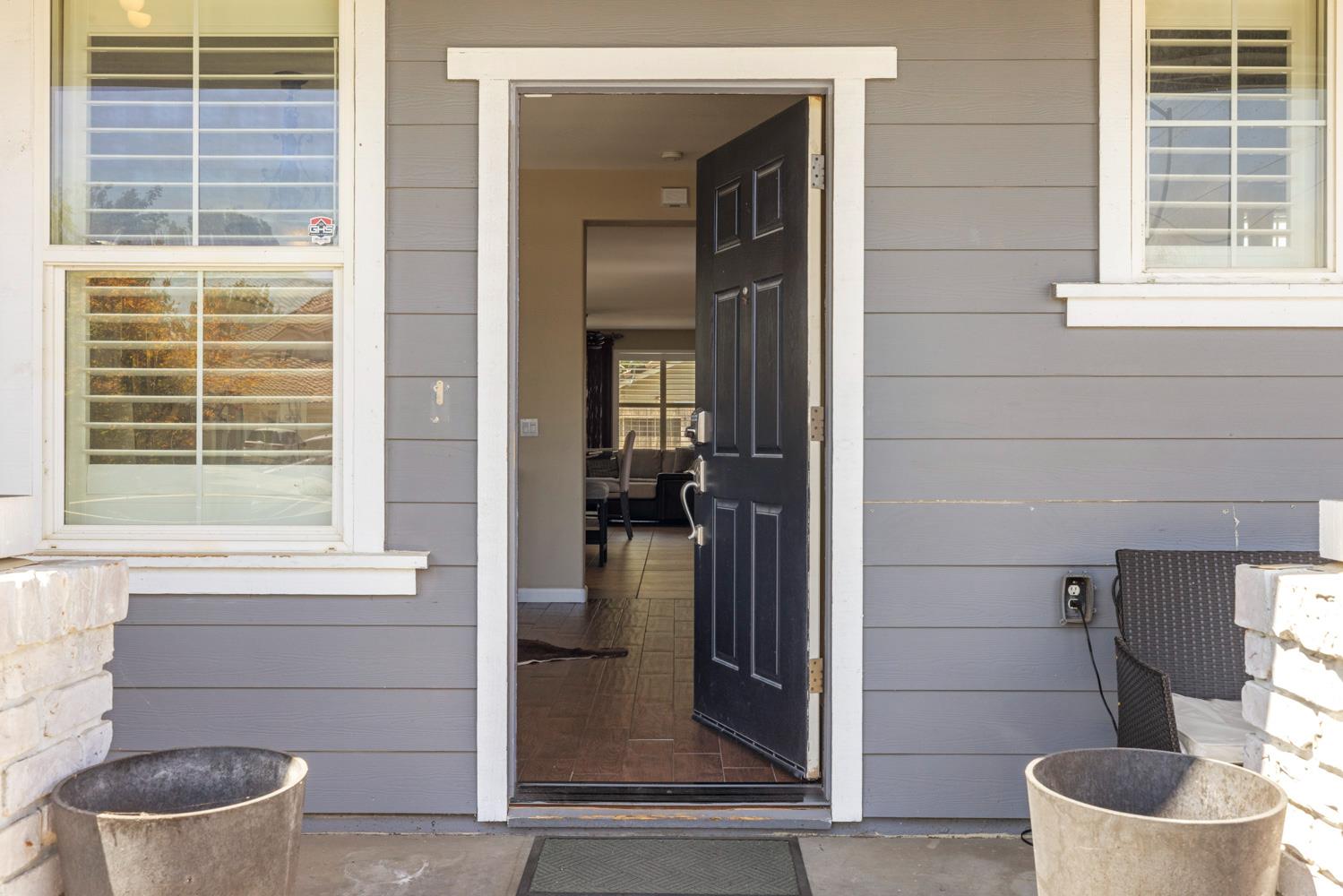 5323 St Elmo Ct, Riverbank, CA 95367