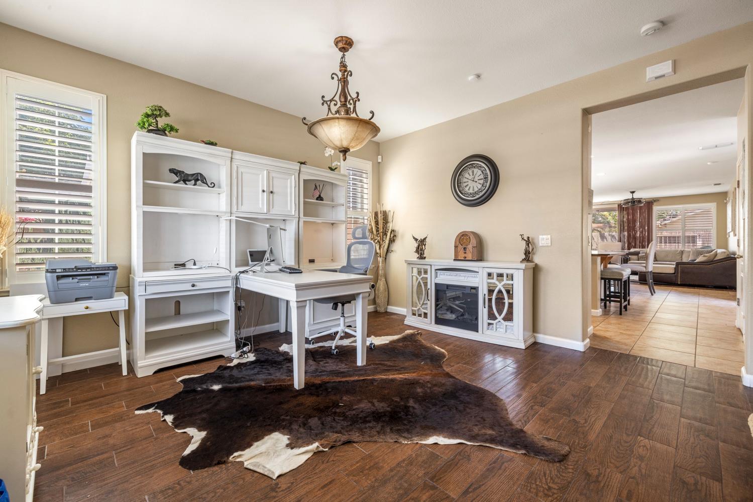 5323 St Elmo Ct, Riverbank, CA 95367