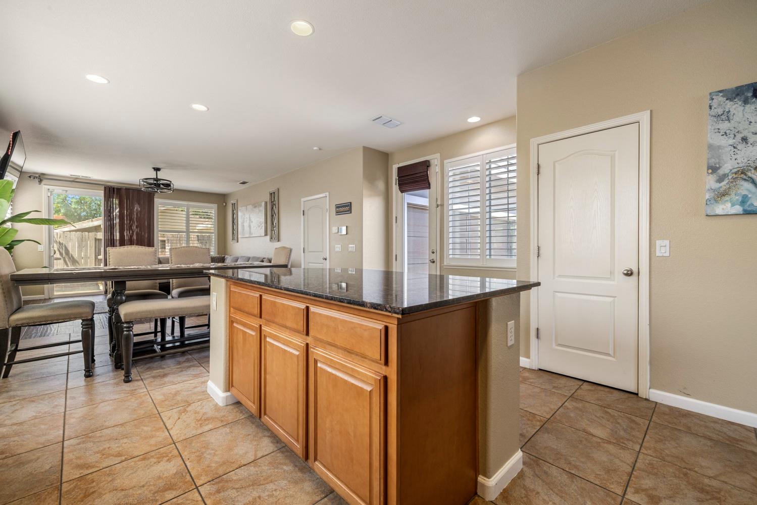 5323 St Elmo Ct, Riverbank, CA 95367