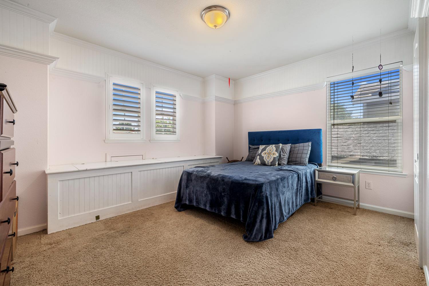5323 St Elmo Ct, Riverbank, CA 95367