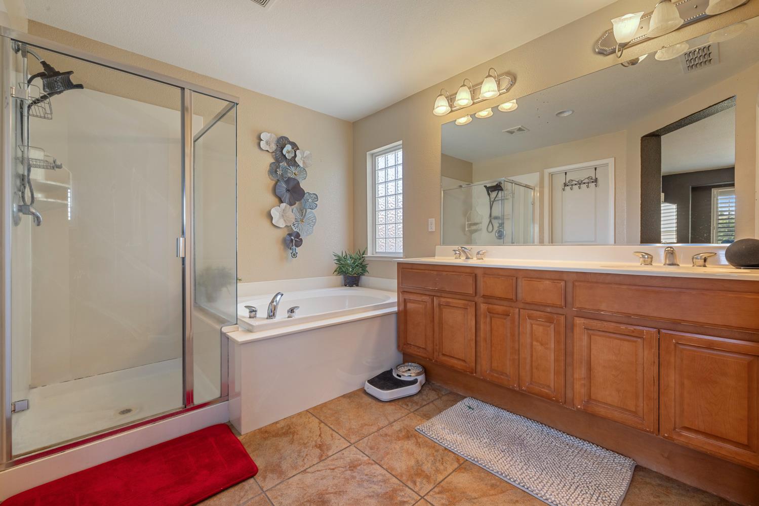 5323 St Elmo Ct, Riverbank, CA 95367