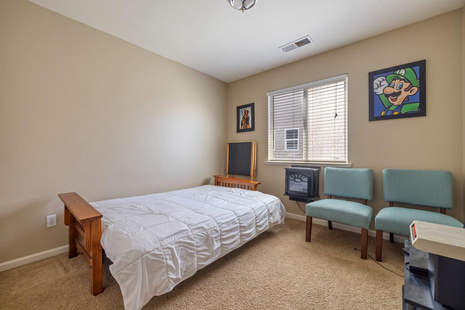 5323 St Elmo Ct, Riverbank, CA 95367