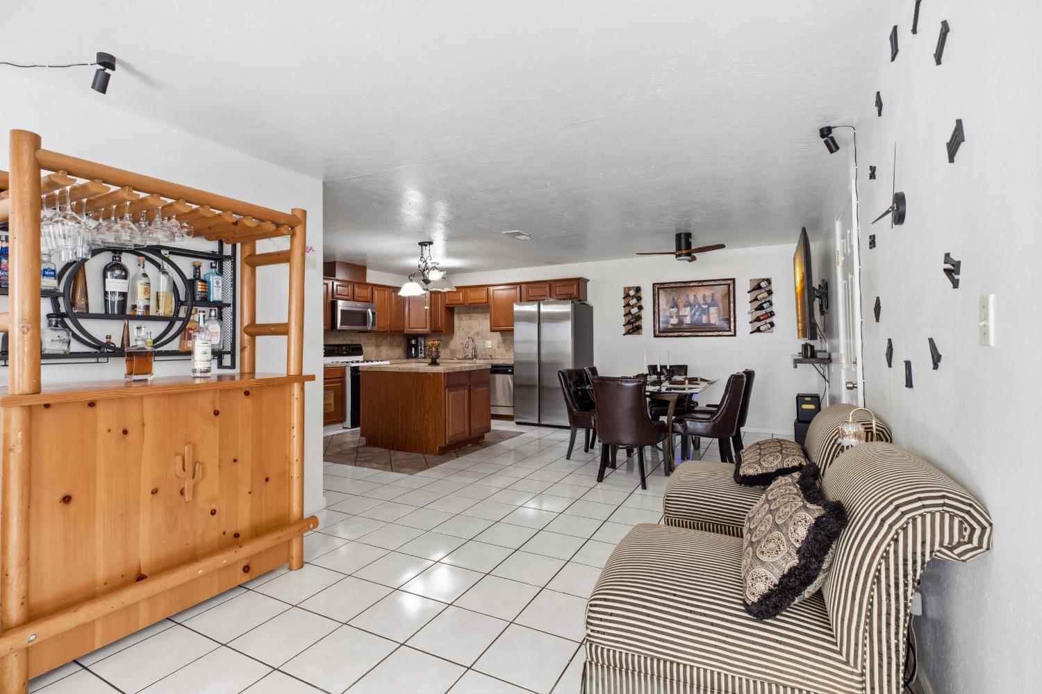 2821 Boardwalk, Modesto, CA 95350