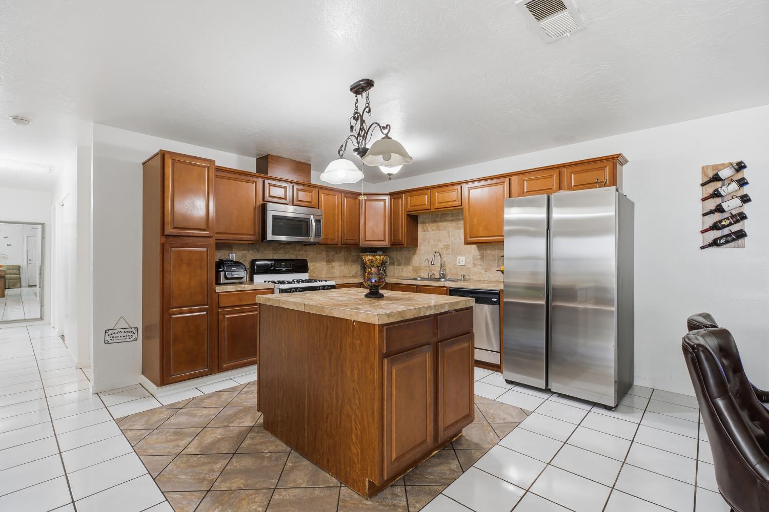 2821 Boardwalk, Modesto, CA 95350