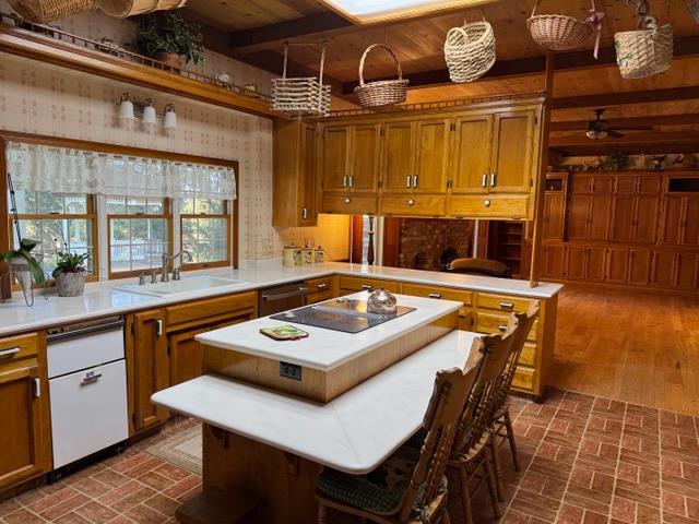 1252 Root Rd, Modesto, CA 95357