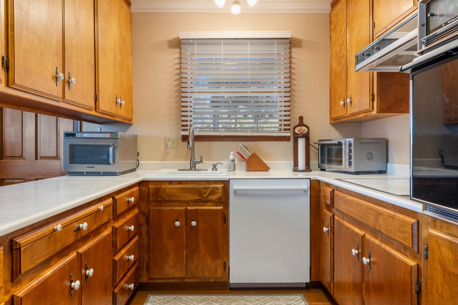 1252 Root Rd, Modesto, CA 95357