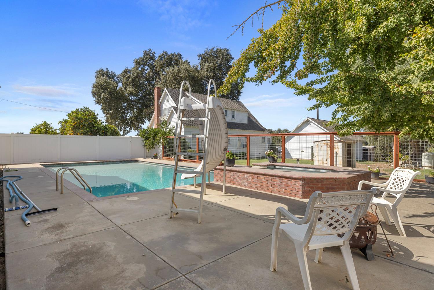 1252 Root Rd, Modesto, CA 95357