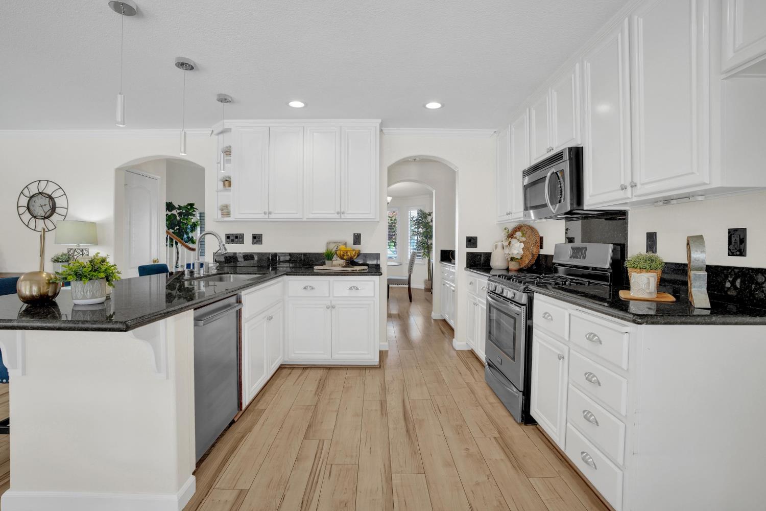 420 Vintage Dr, Turlock, CA 95382