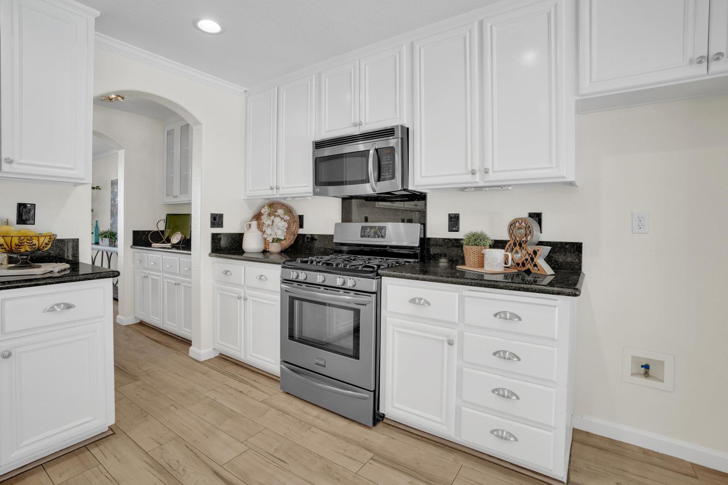 420 Vintage Dr, Turlock, CA 95382