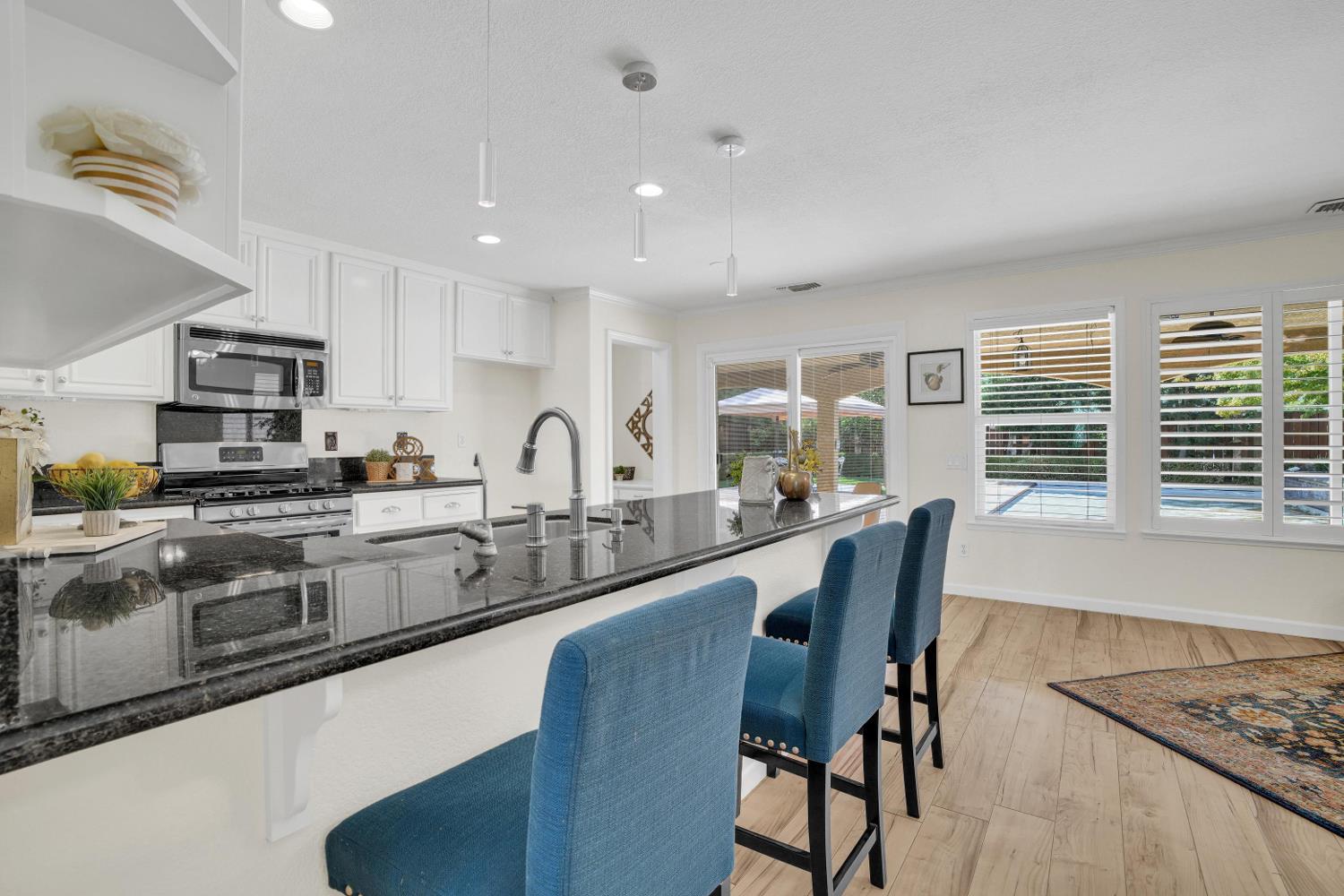 420 Vintage Dr, Turlock, CA 95382