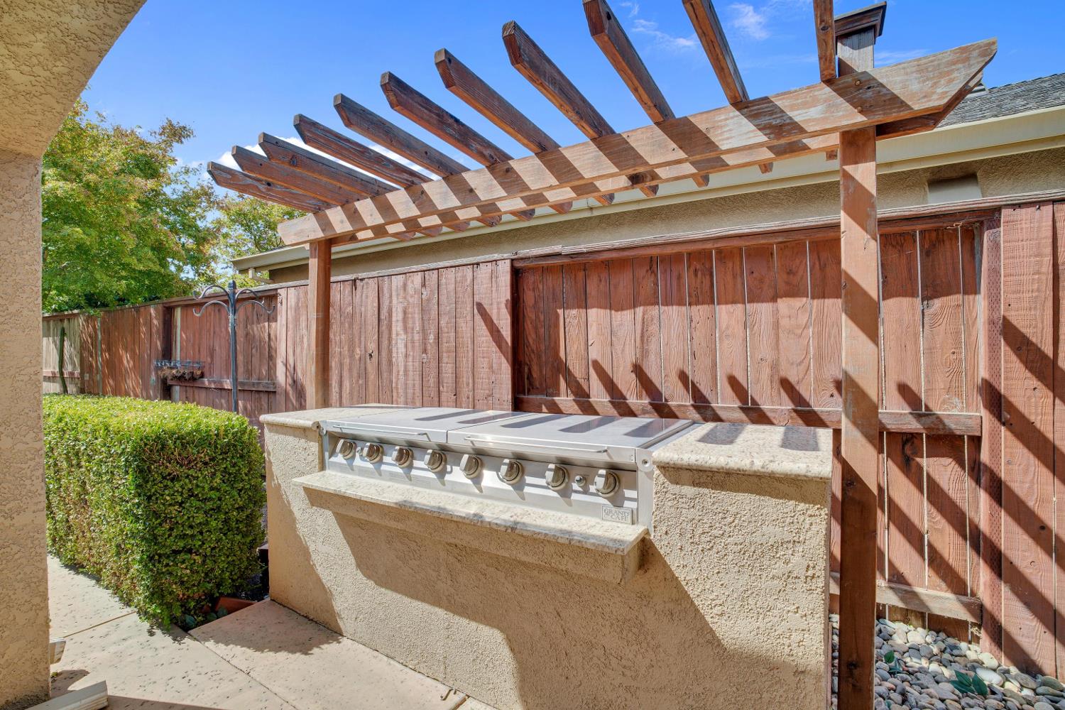 420 Vintage Dr, Turlock, CA 95382