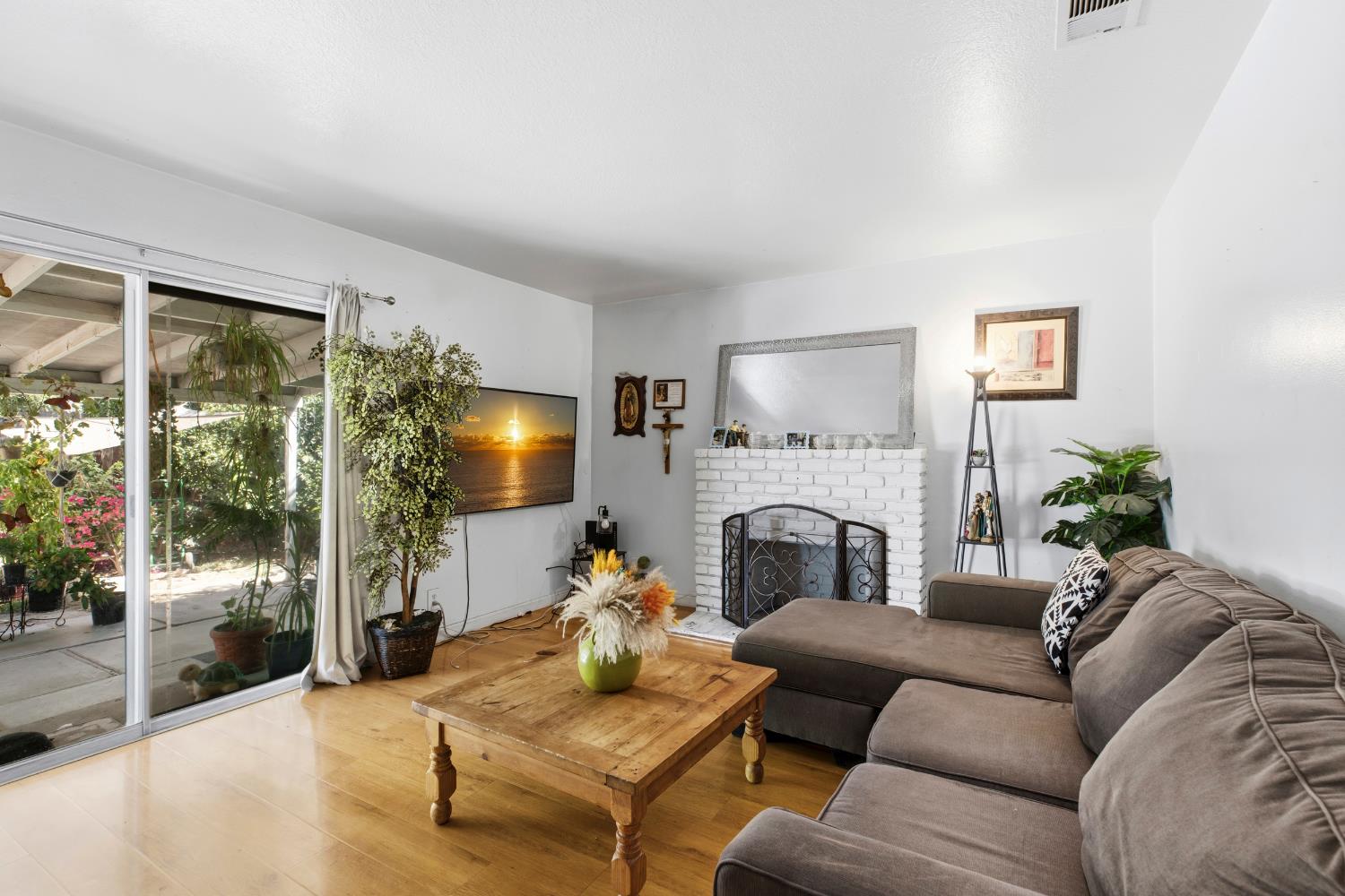 1705 Scott Ave, Modesto, CA 95350