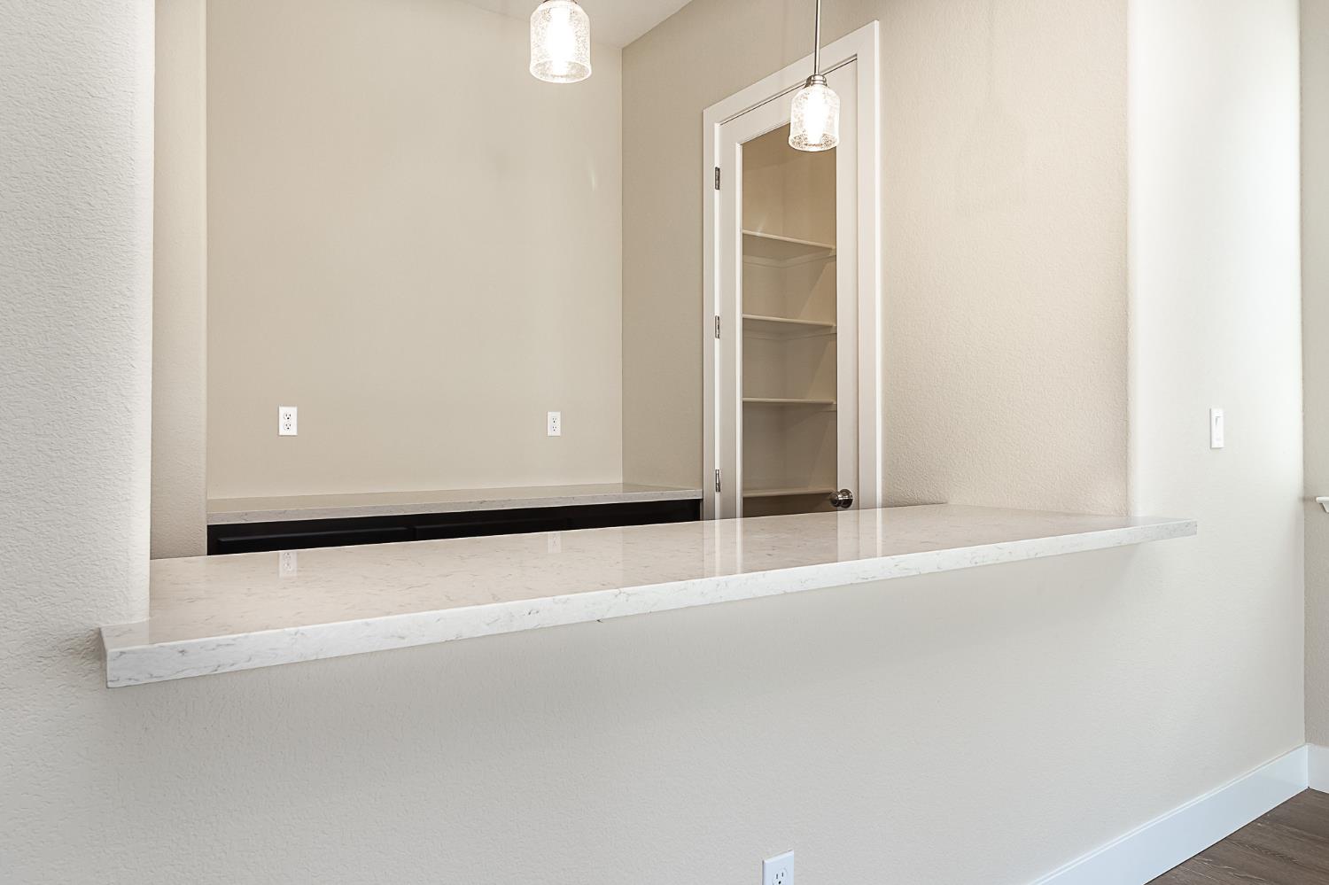 1017 Meadowlands Dr, Oakdale, CA 95361