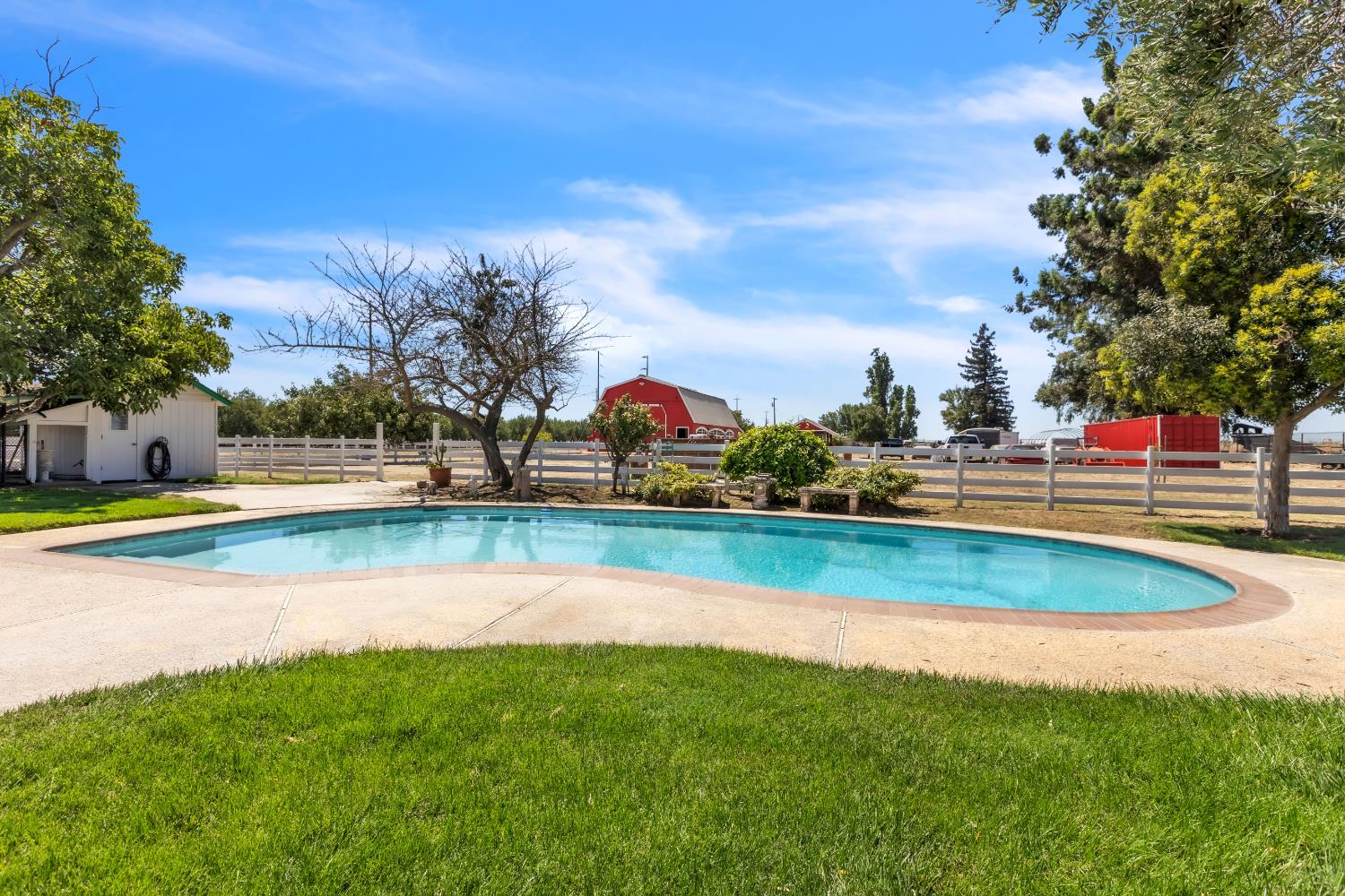 8043 Sunset Dr, Atwater, CA 95301