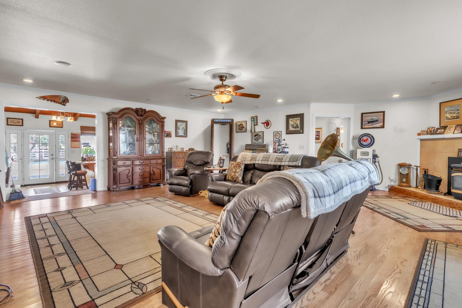 8043 Sunset Dr, Atwater, CA 95301