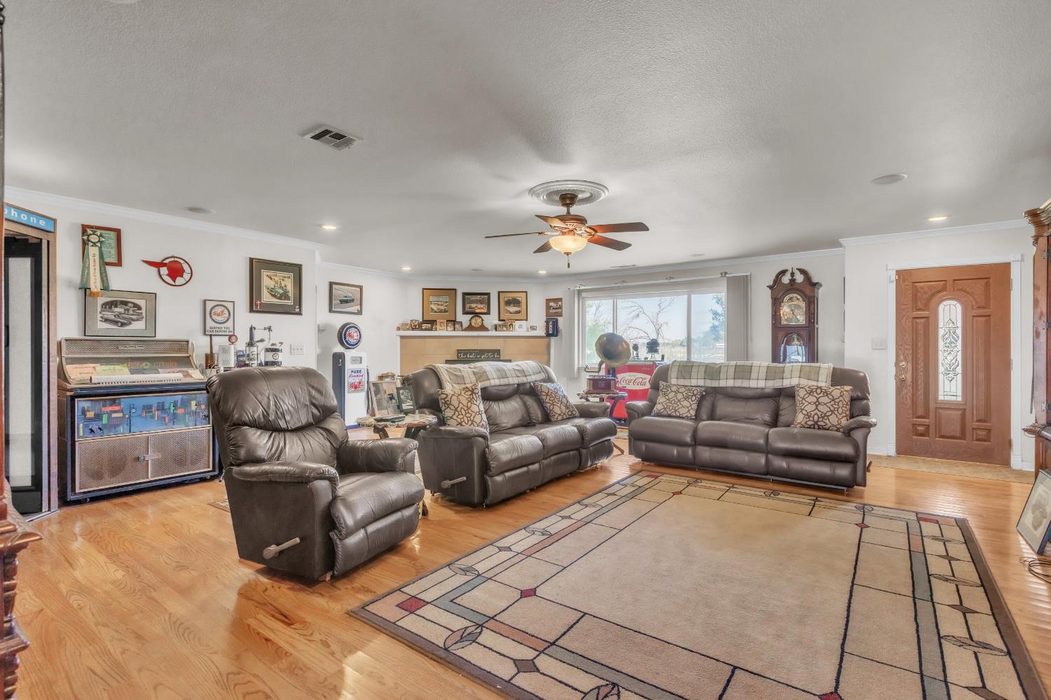 8043 Sunset Dr, Atwater, CA 95301