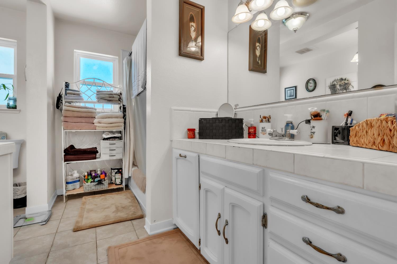 8043 Sunset Dr, Atwater, CA 95301