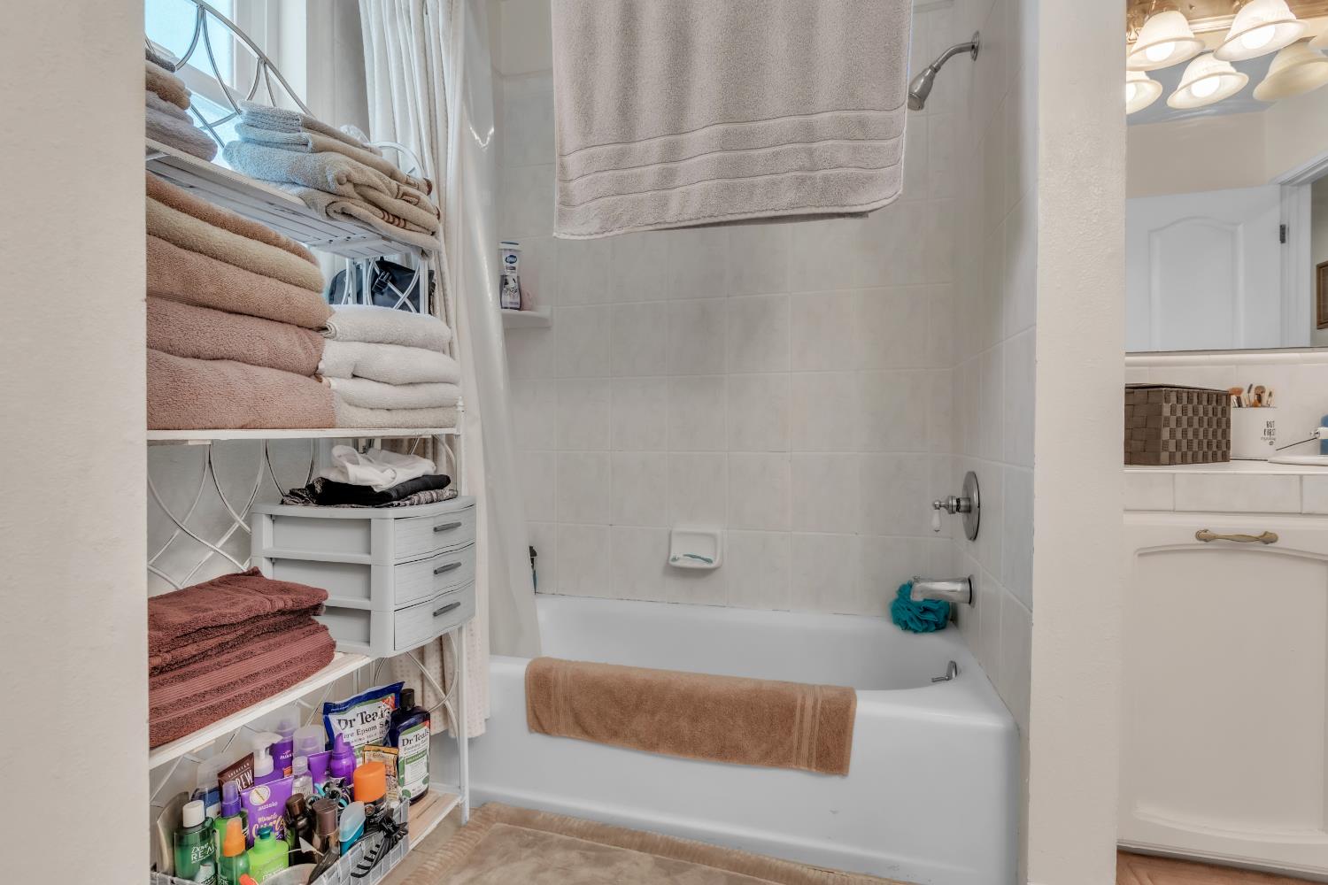 8043 Sunset Dr, Atwater, CA 95301