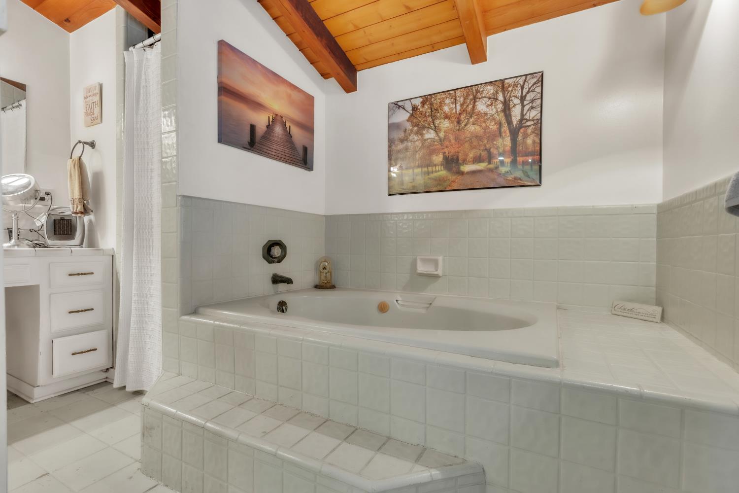 8043 Sunset Dr, Atwater, CA 95301