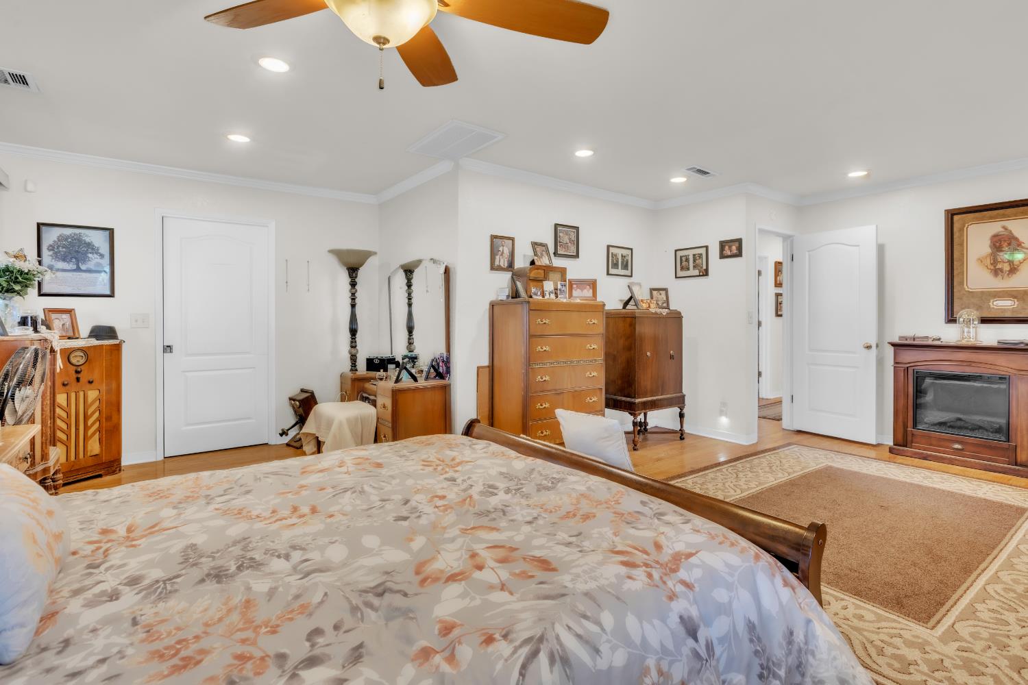 8043 Sunset Dr, Atwater, CA 95301