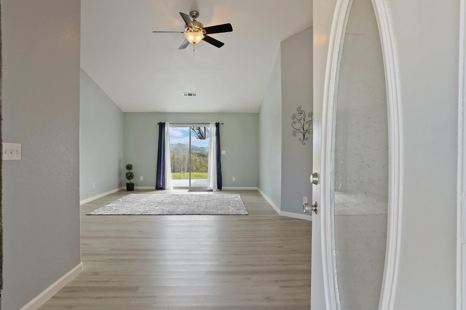 4896 Chuckwagon Dr, Copperopolis, CA 95228