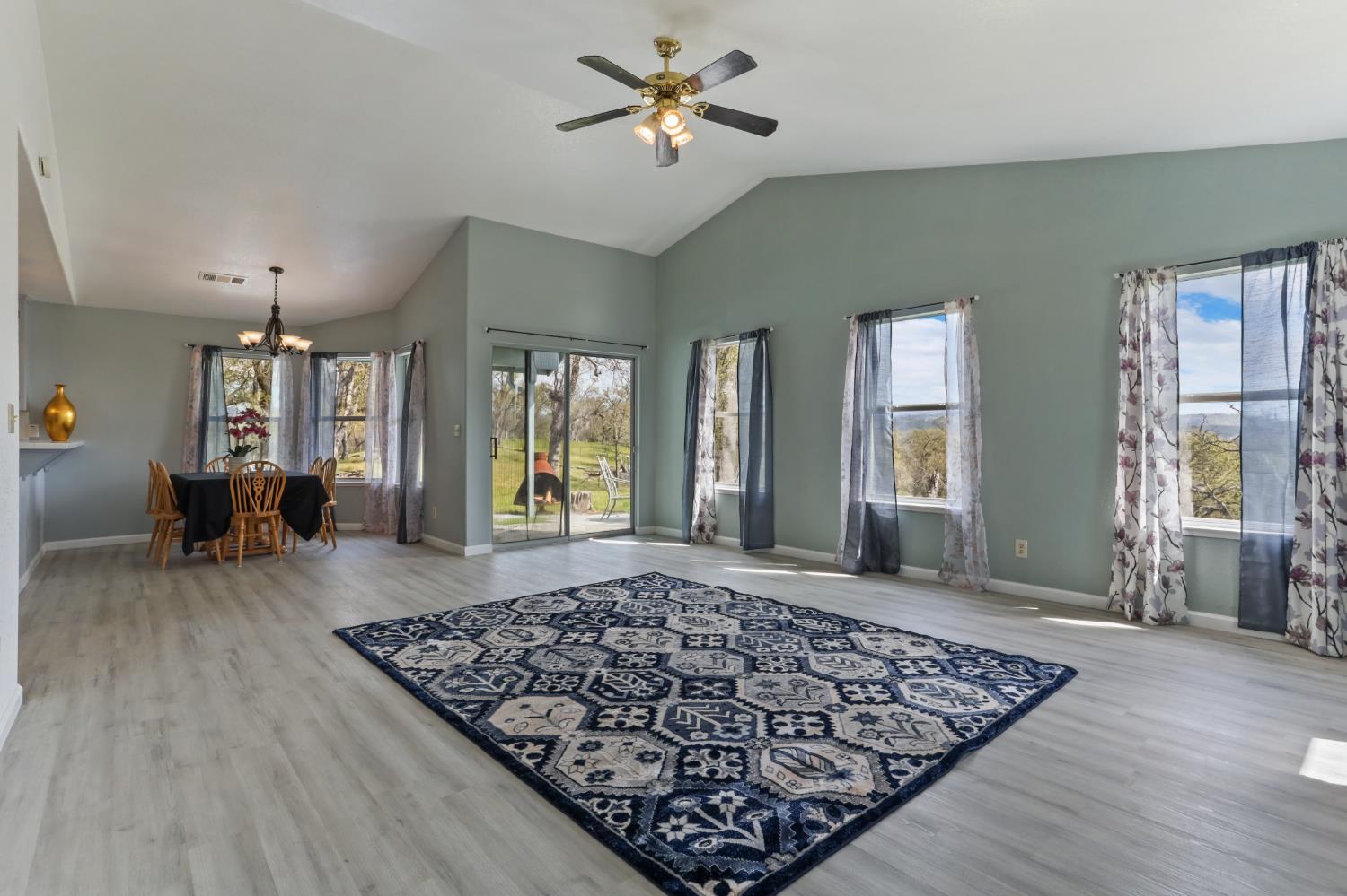 4896 Chuckwagon Dr, Copperopolis, CA 95228