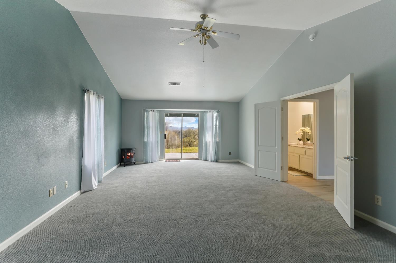 4896 Chuckwagon Dr, Copperopolis, CA 95228