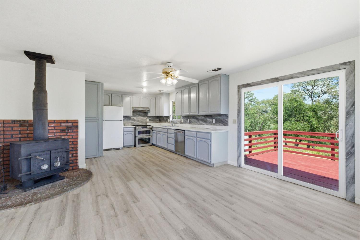 4896 Chuckwagon Dr, Copperopolis, CA 95228
