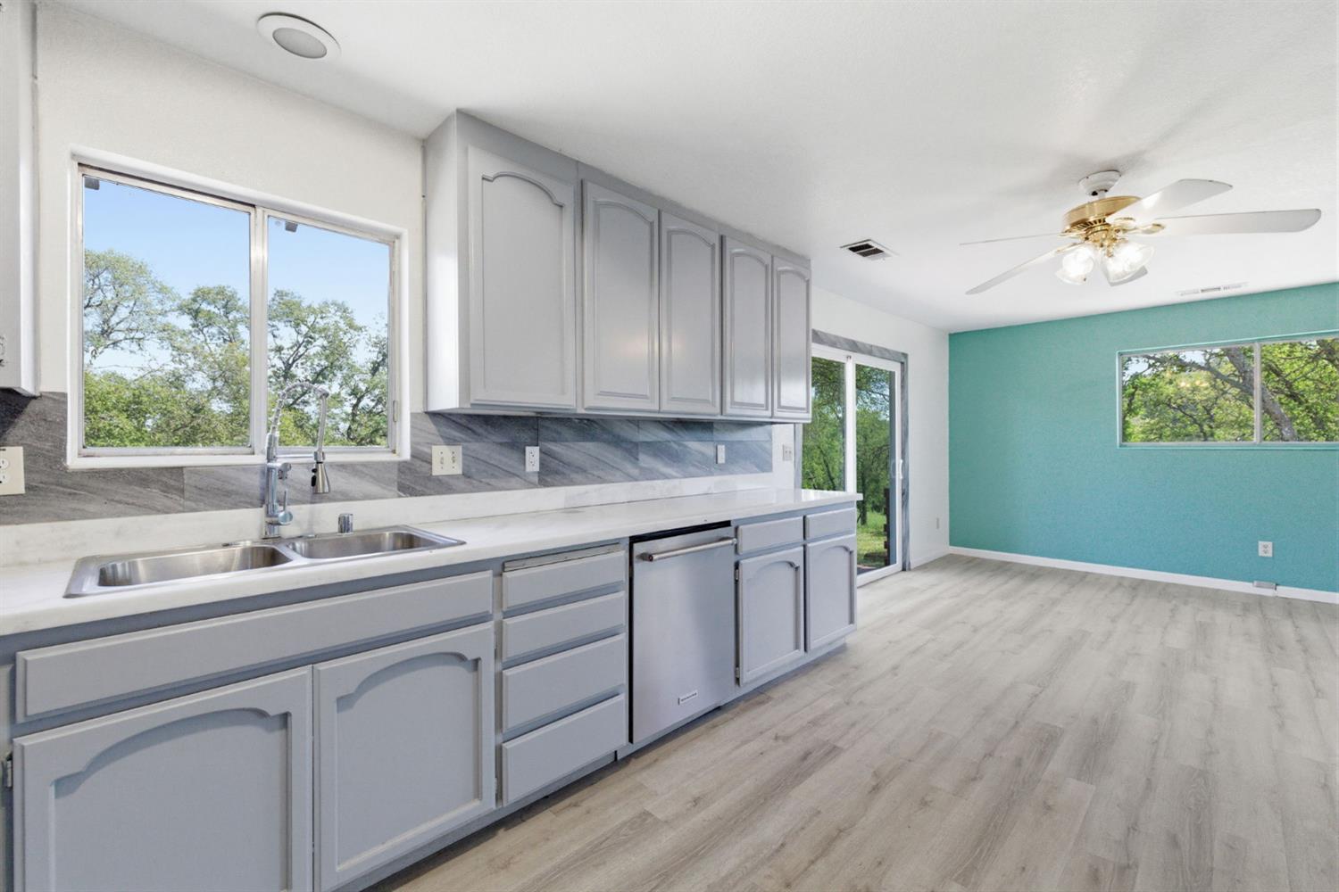 4896 Chuckwagon Dr, Copperopolis, CA 95228