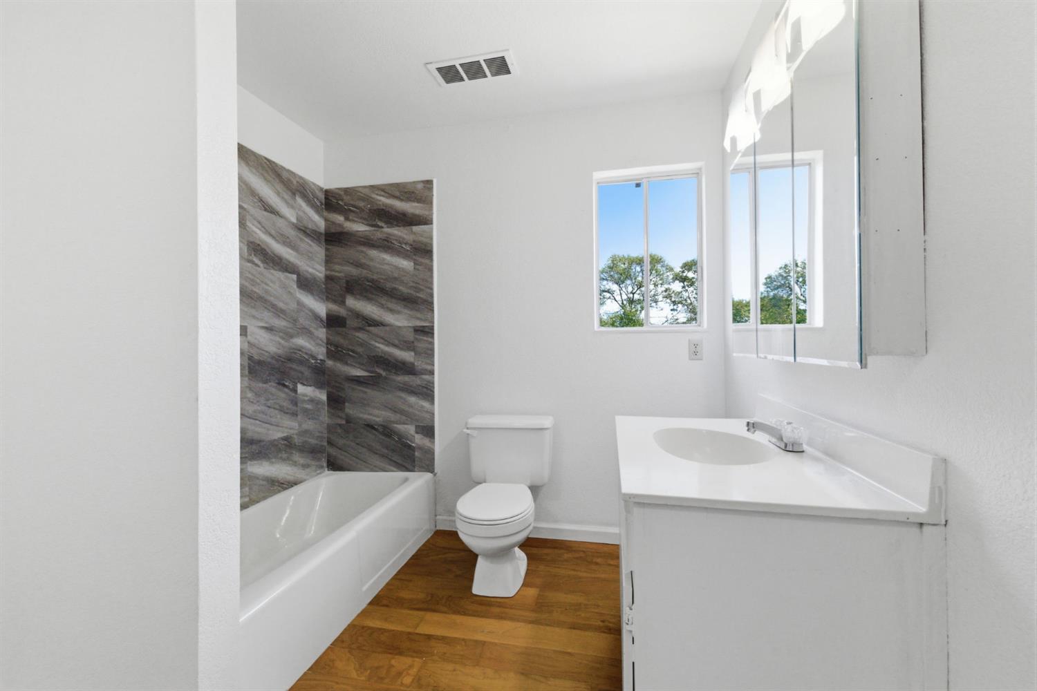 4896 Chuckwagon Dr, Copperopolis, CA 95228