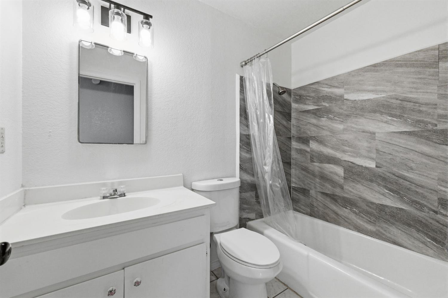 4896 Chuckwagon Dr, Copperopolis, CA 95228