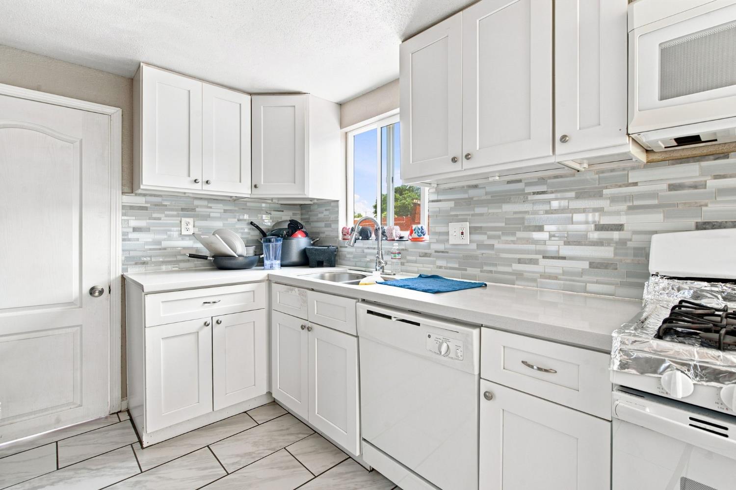 417 Sutter St, Manteca, CA 95336