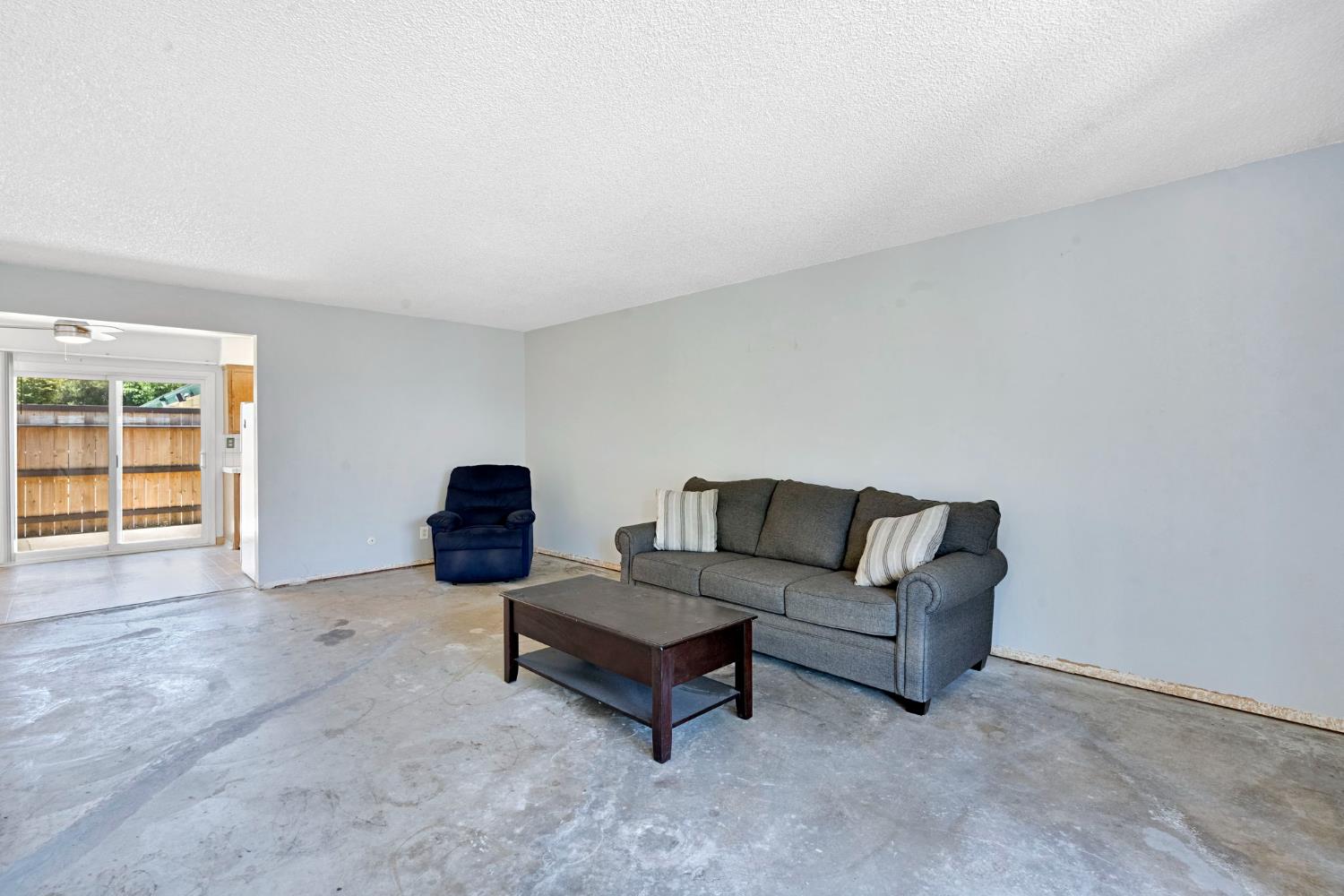 182 W Barstow Ave #A, Fresno, CA 93704