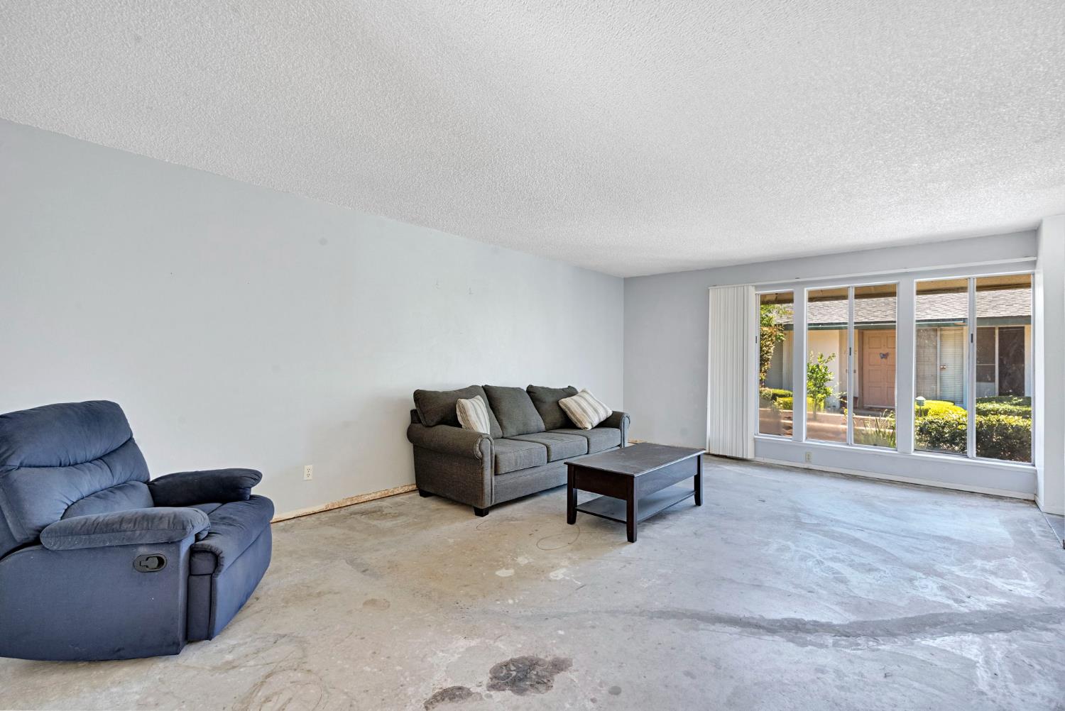 182 W Barstow Ave #A, Fresno, CA 93704