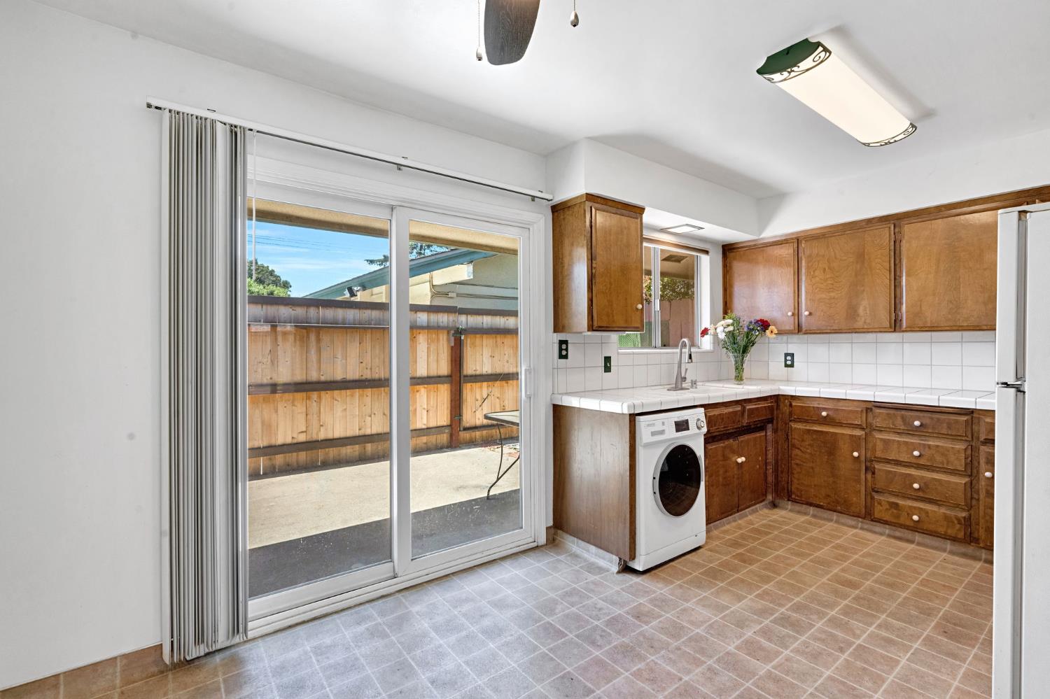 182 W Barstow Ave #A, Fresno, CA 93704