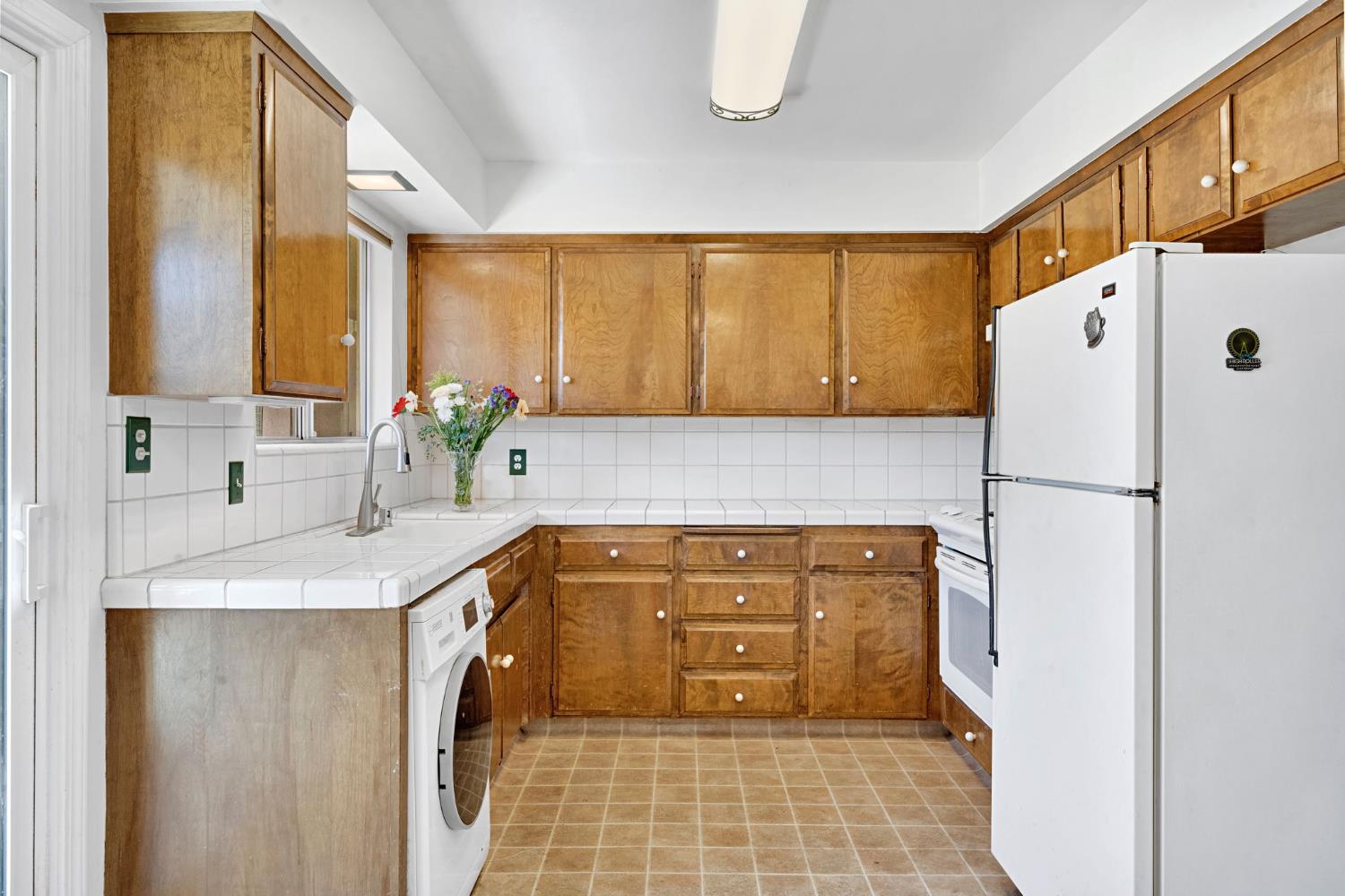 182 W Barstow Ave #A, Fresno, CA 93704