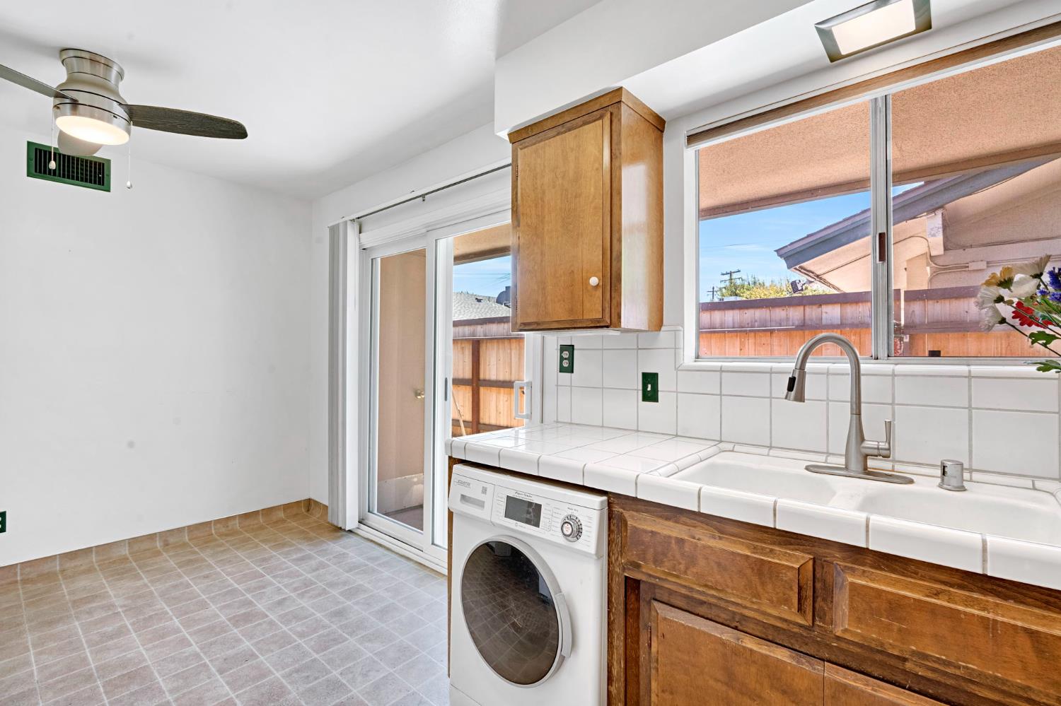 182 W Barstow Ave #A, Fresno, CA 93704